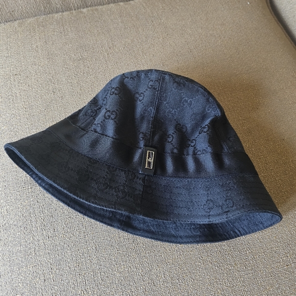 GUCCI GG Monogram Bucket Hat M Black UNISEX - Picture 2 of 9